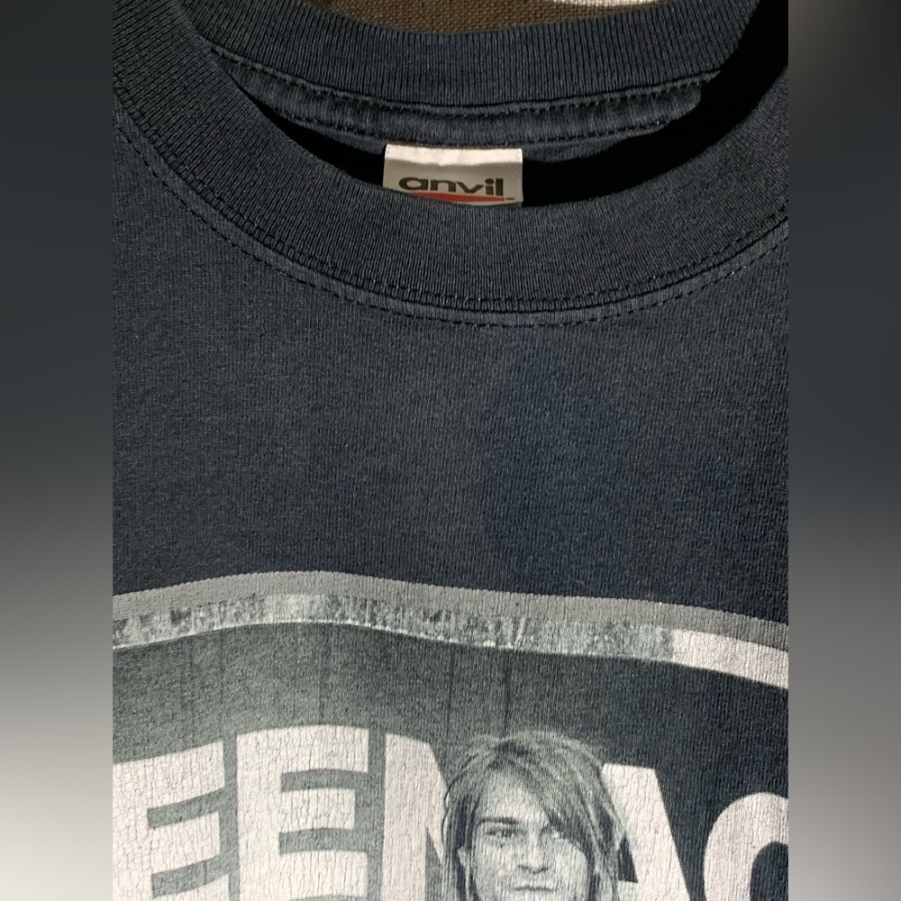 2002 Kurt Cobain T Shirt
Teenage Memorial Graphic
Nirvana Tee By End Of Music - Picture 5 of 9